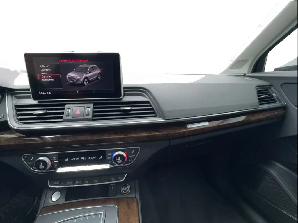Used 2019 White Audi 2.0T Prestige image 44