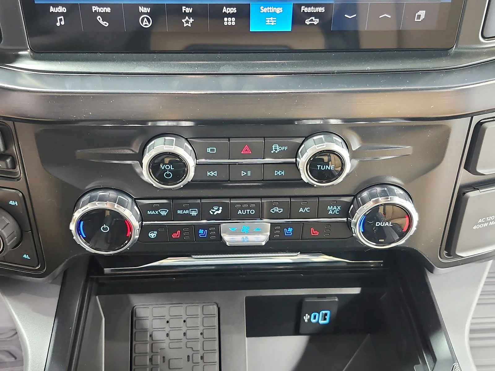 New 2026 Glacier Gray Metallic Tri-Coat Ford F-250® Lariat® image 35