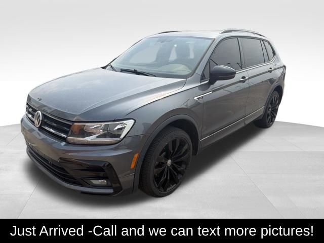 Used 2021  Volkswagen 2.0T SE R-Line Black image 1
