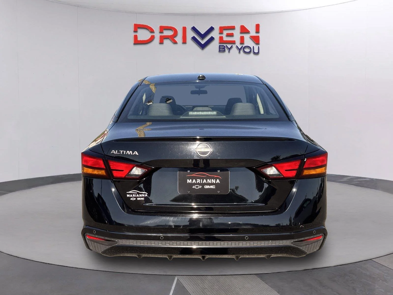 Used 2025 Super Black Nissan SV image 4