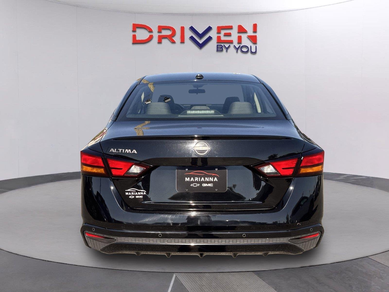 Used 2025 Super Black Nissan SV image 4