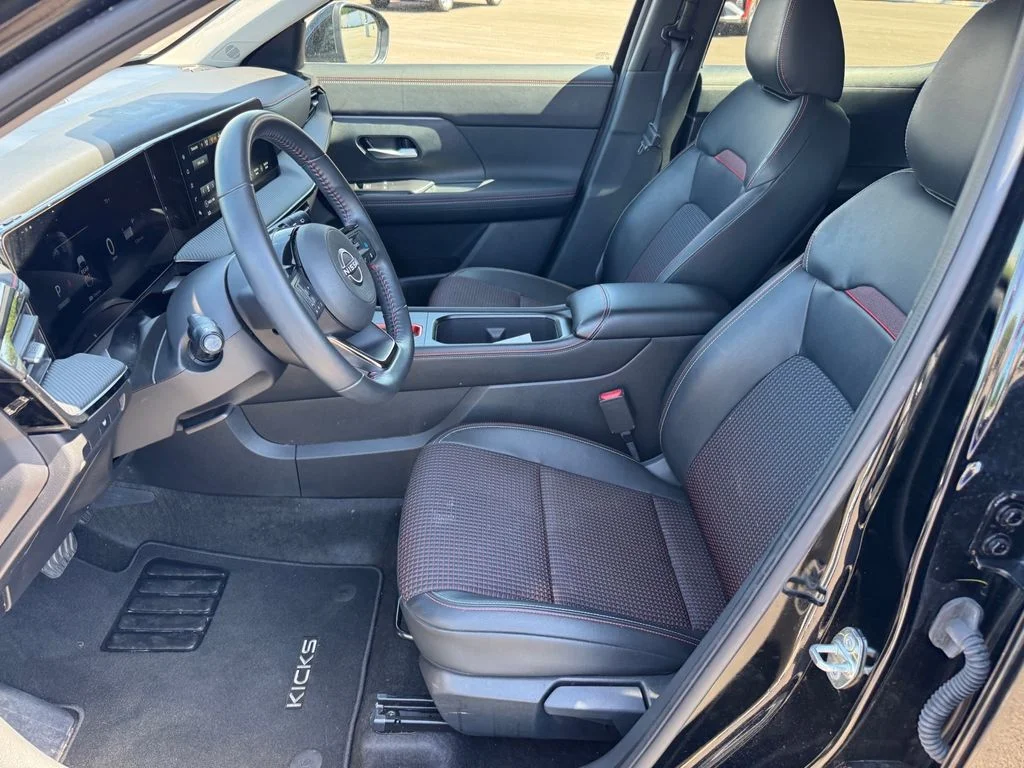 Used 2025 Black Nissan SR image 7