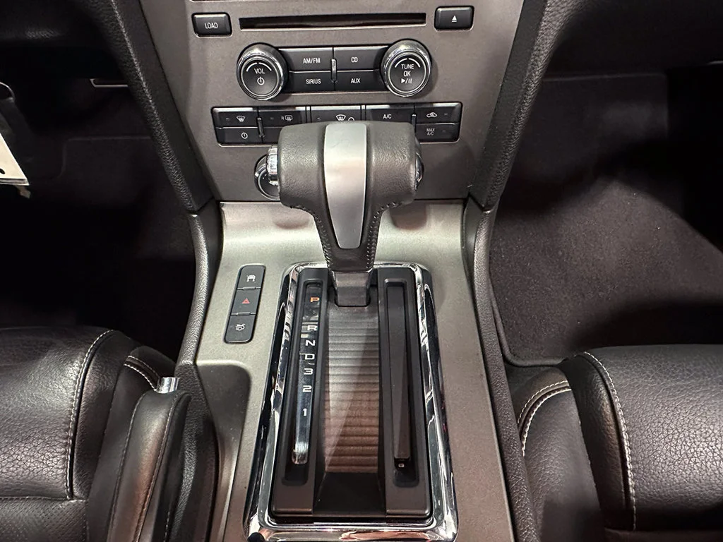 Used 2010 Red Ford V6 image 58