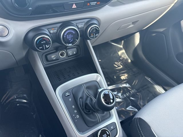 New 2026 Shimmering Silver Hyundai SEL image 27