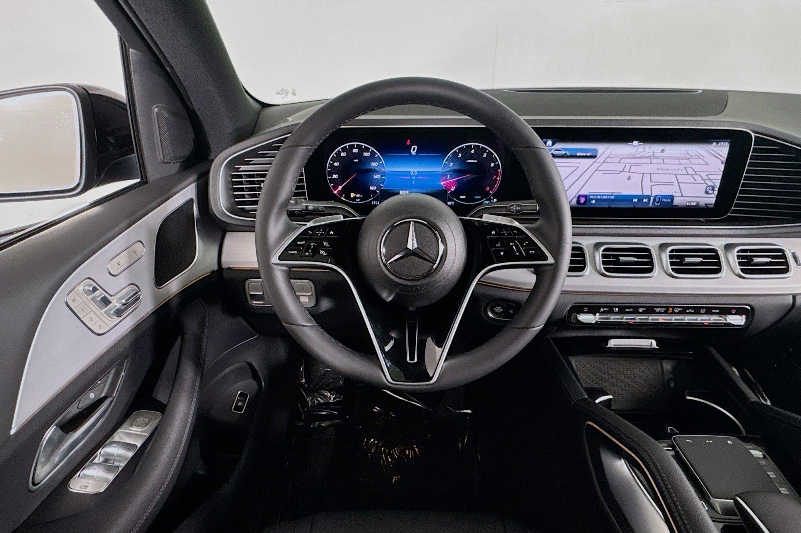 New 2026 Black Mercedes-Benz GLE 450 4MATIC® SUV image 4