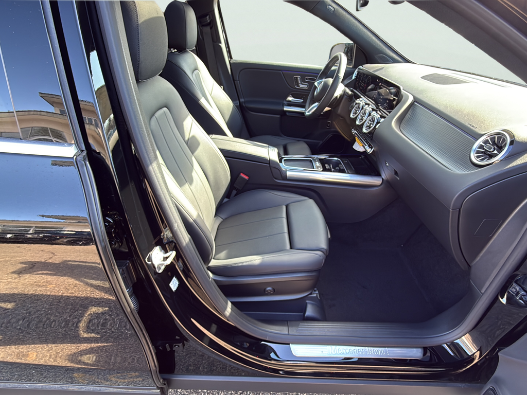 Used 2026 Black Mercedes-Benz GLA 250 image 22