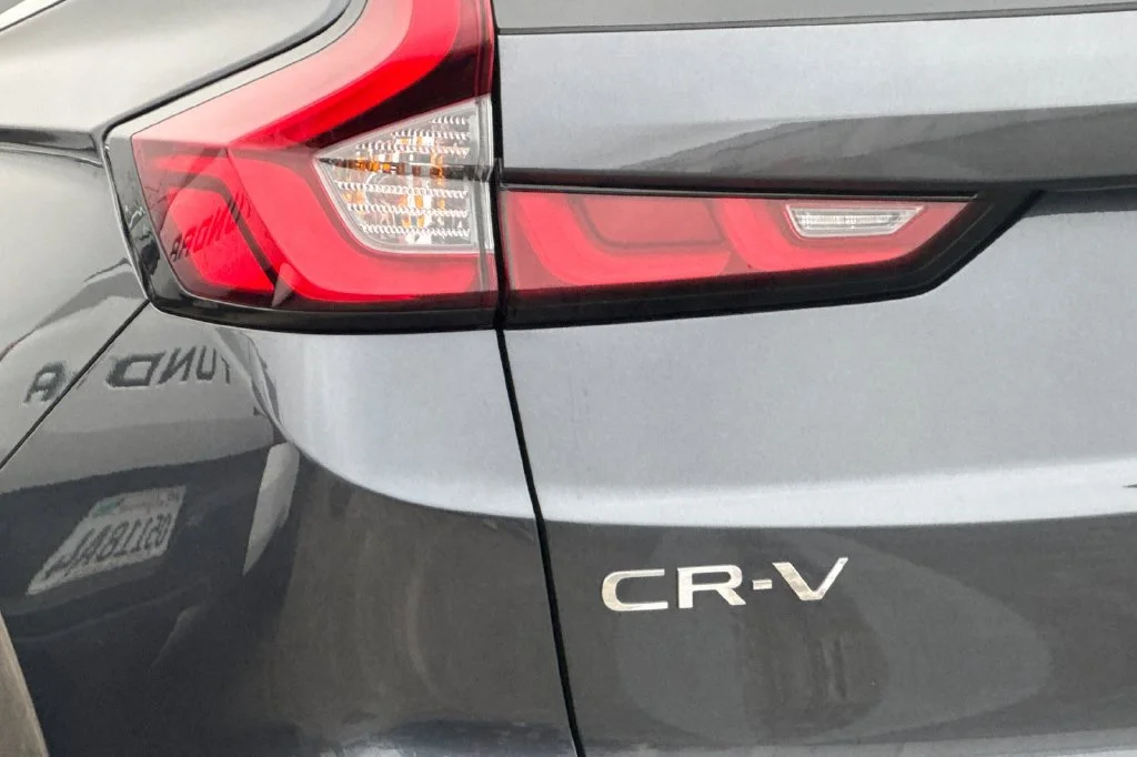 Used 2024 Gray Metallic Honda EX-L image 34