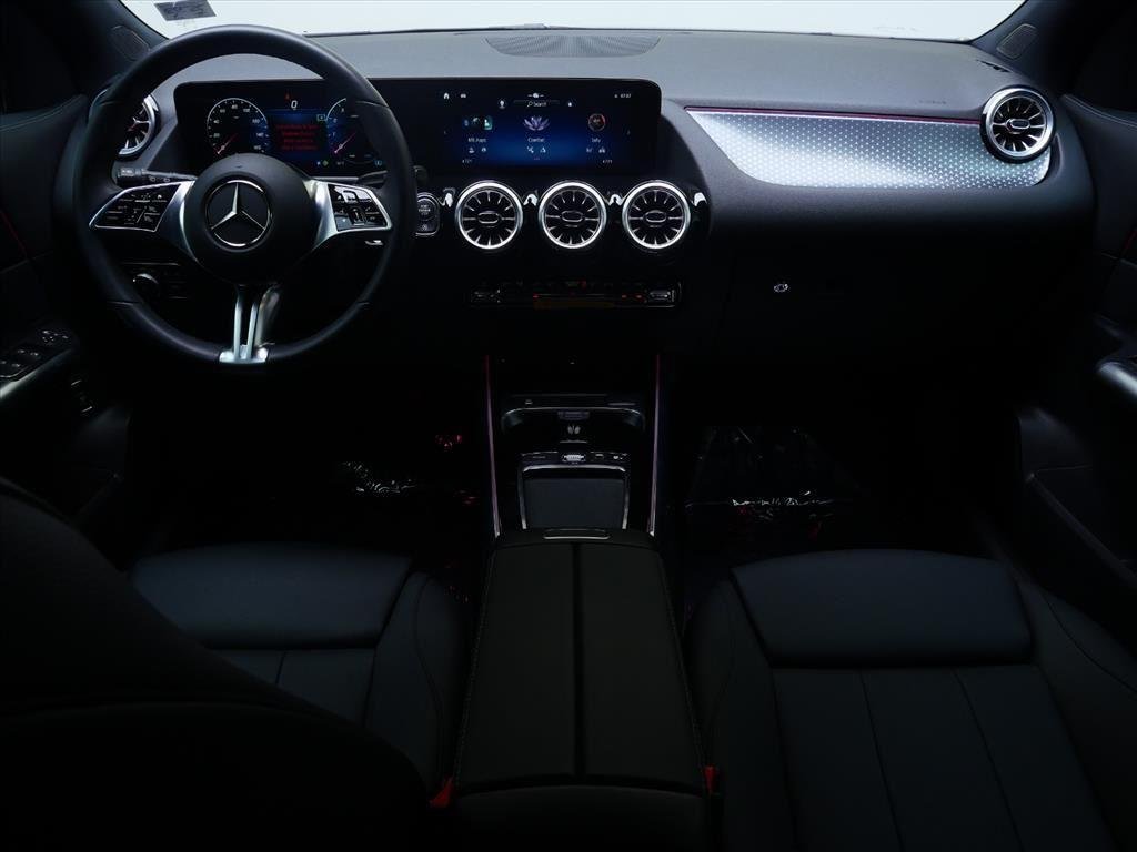 Used 2025 Night Black Mercedes-Benz GLA 250 image 30