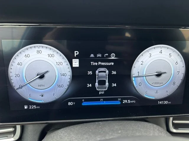 Used 2025 Amazon Gray Hyundai SEL Convenience image 21
