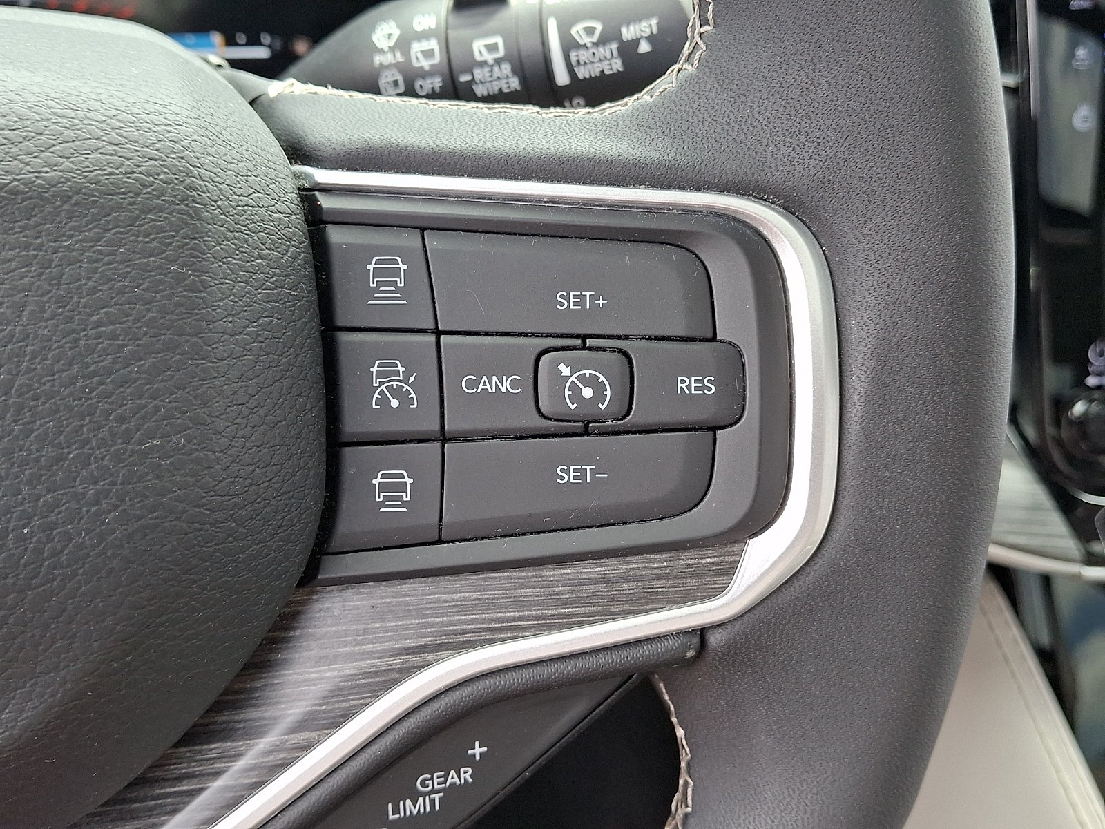 Used 2023 Diamond Black Crystal Pearlcoat - PXJ Jeep Series II 4x4 image 23