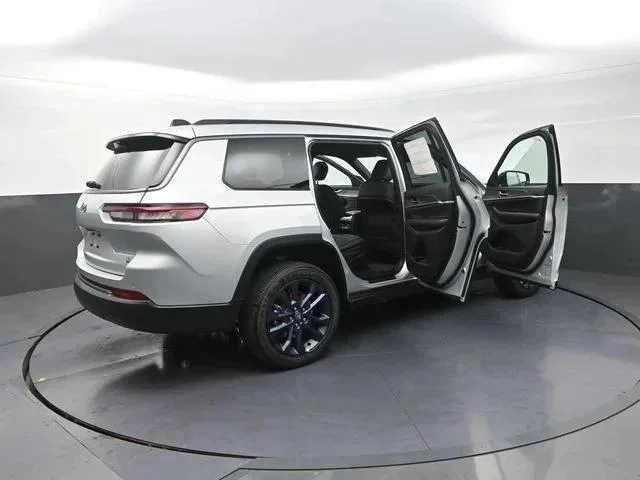 New 2026 Silver Zynith Jeep 85th Anniversary Edition image 36