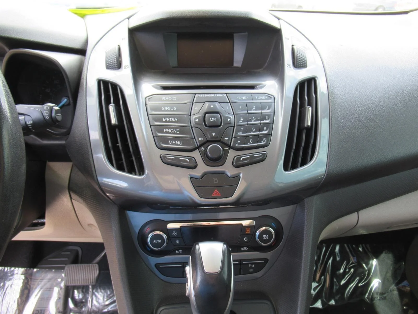Used 2016  Ford Titanium image 30