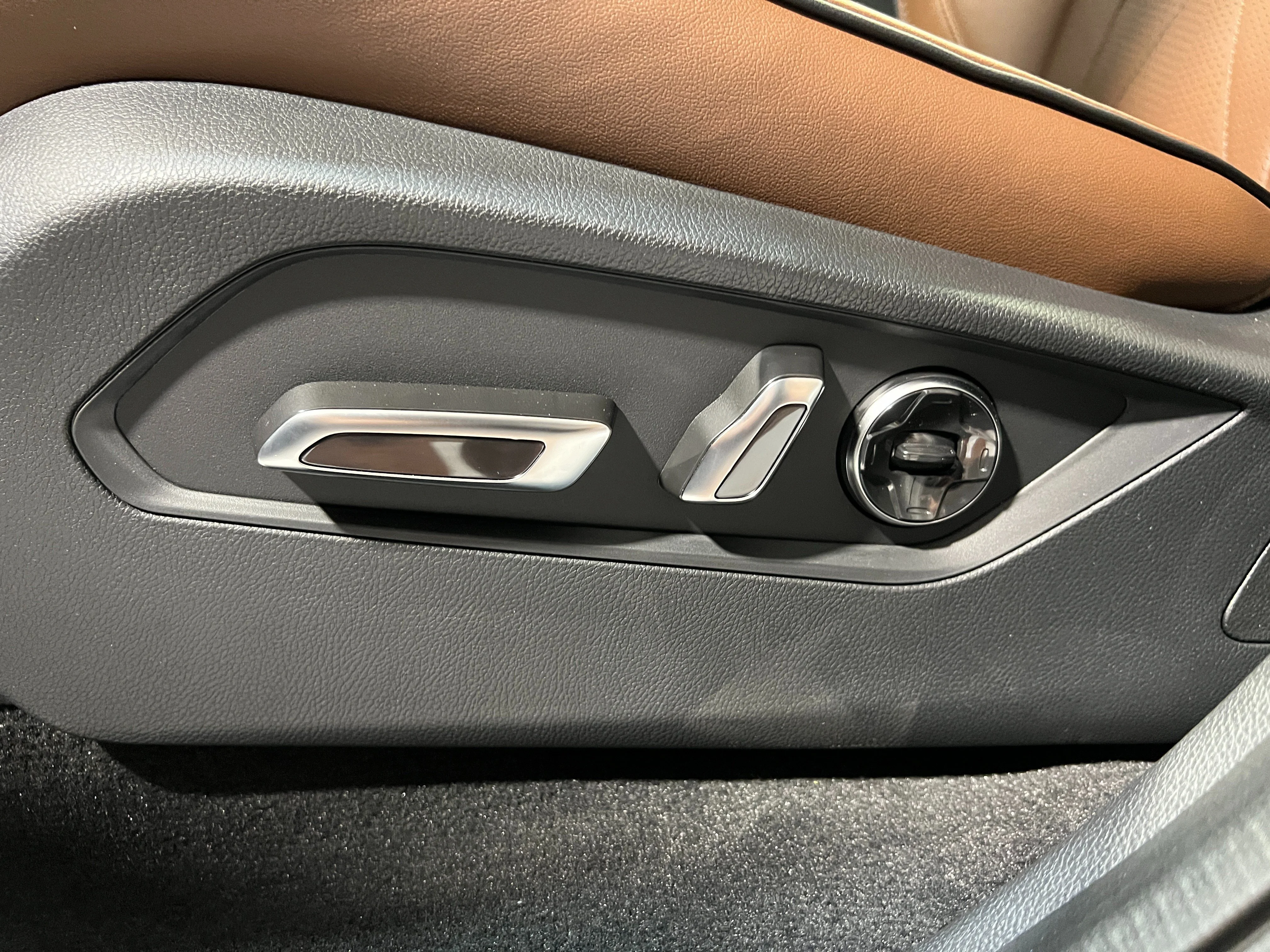 New 2026 Liquid Carbon Metallic Acura w/Advance Package image 14