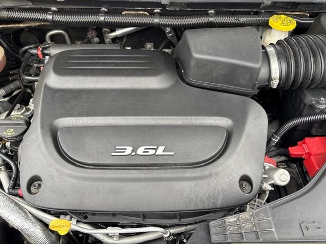 Used 2019 Crystal Metallic Chrysler Touring L Plus image 39