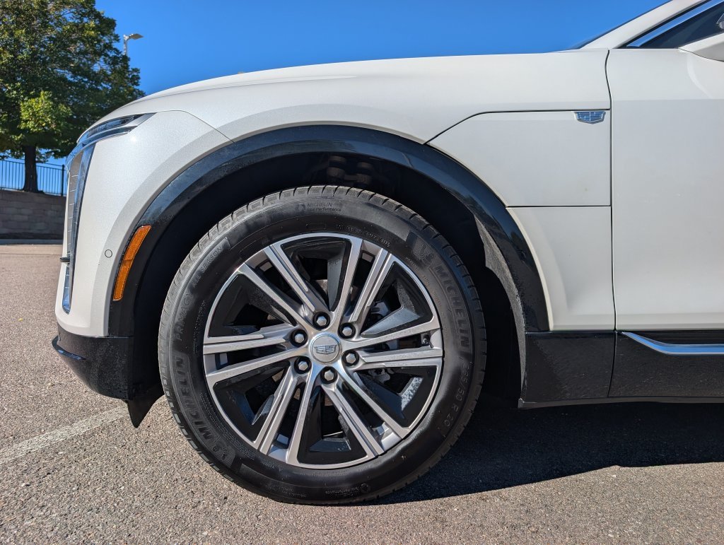 Used 2024 Crystal White Tricoat Cadillac Luxury 2 image 9