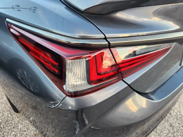 Used 2022  Lexus ES 350 F SPORT image 6