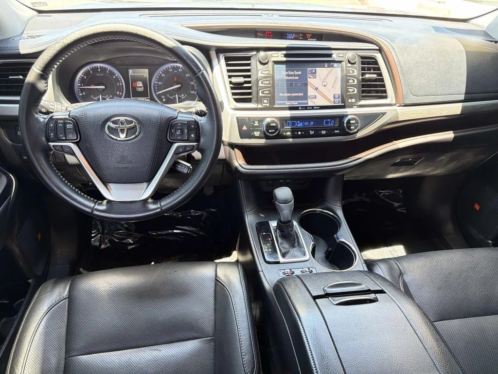 Used 2019 Predawn Gray Mica Toyota Limited image 8