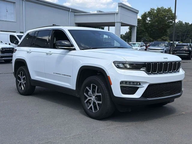Used 2025 White Jeep Limited image 14