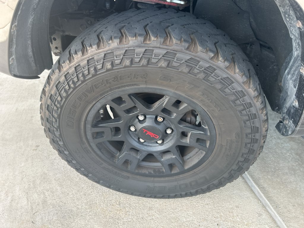 Used 2015 Magnetic Gray Metallic Toyota SR5 image 18