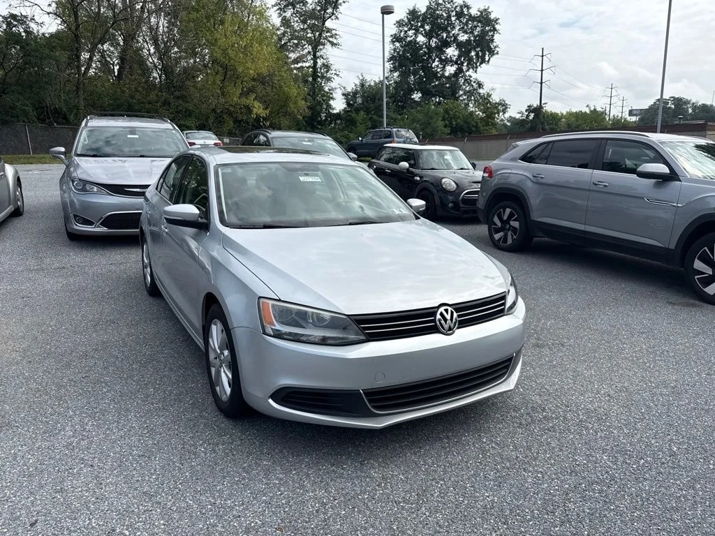 Used 2014 Reflex Silver Metallic Volkswagen 1.8T SE image 4