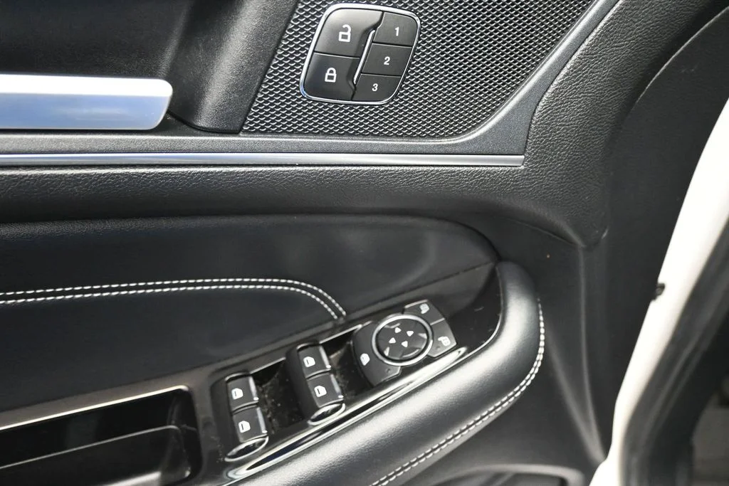 Used 2018 White Ford Titanium image 12