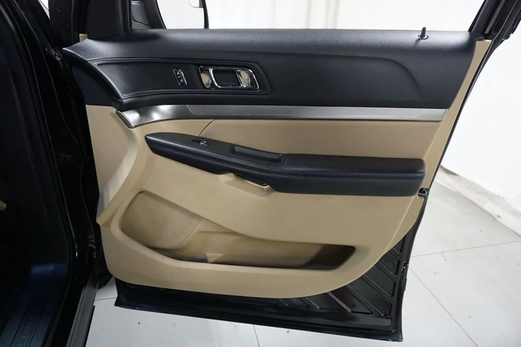 Used 2016 Shadow Black Ford Base image 34