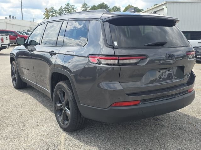 2023 Jeep Grand Cherokee Altitude photo 2