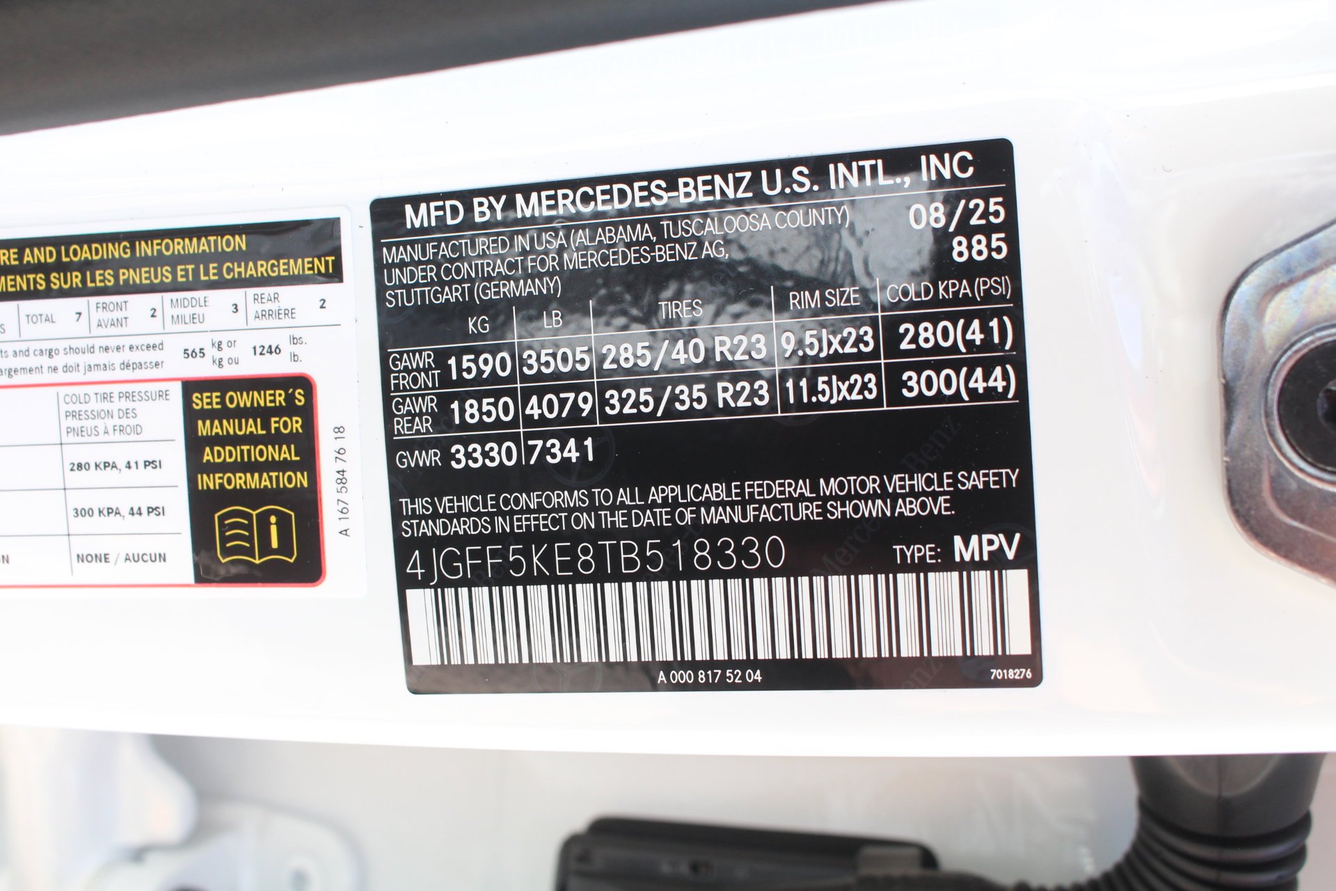 New 2026 MANUFAKTUR Moonlight White Metallic Mercedes-Benz GLS 450 image 30