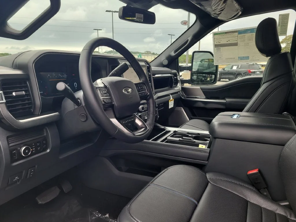2026 Ford F-250 Super Duty Platinum - Photo 14