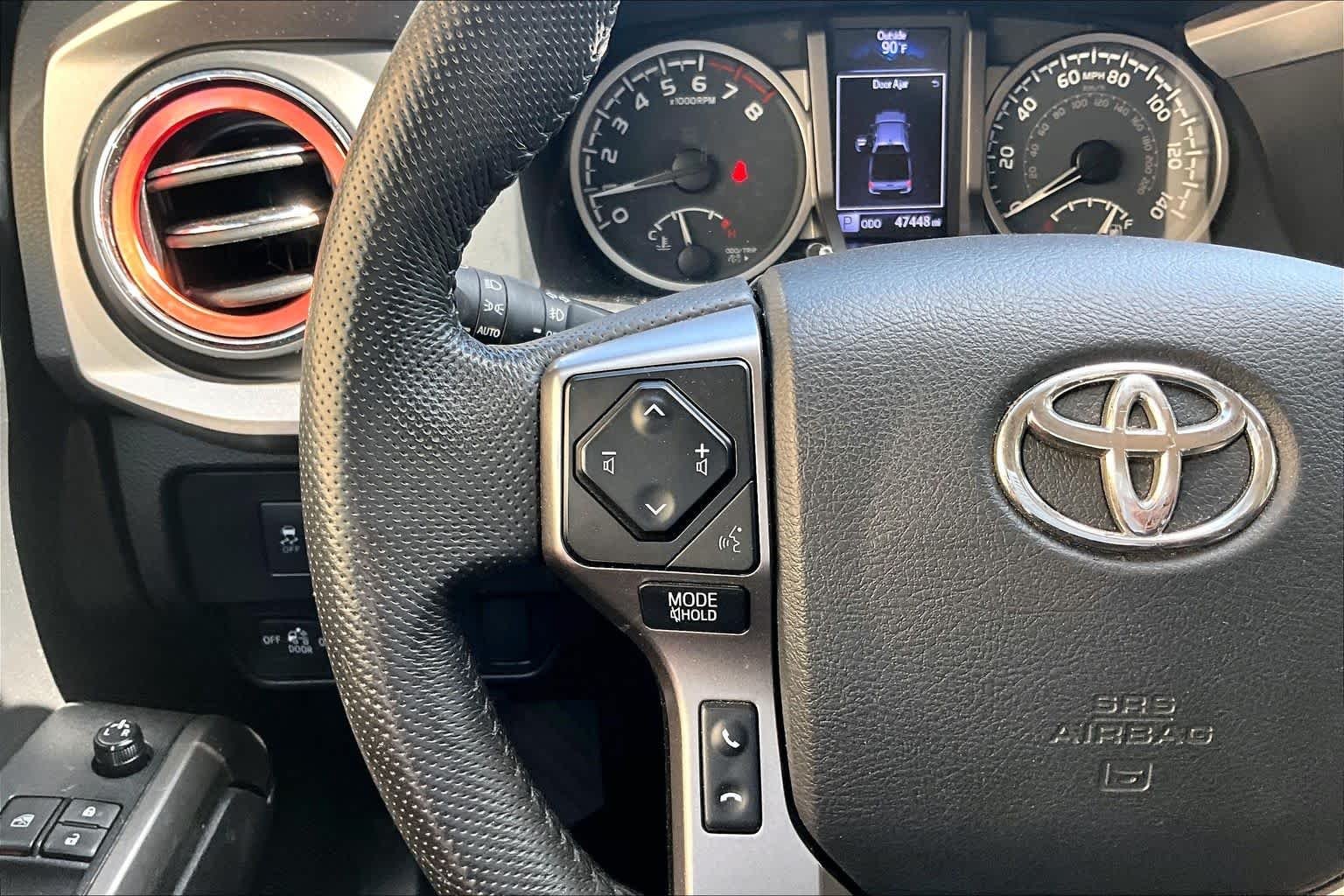 Used 2022 White Toyota SR5 image 24