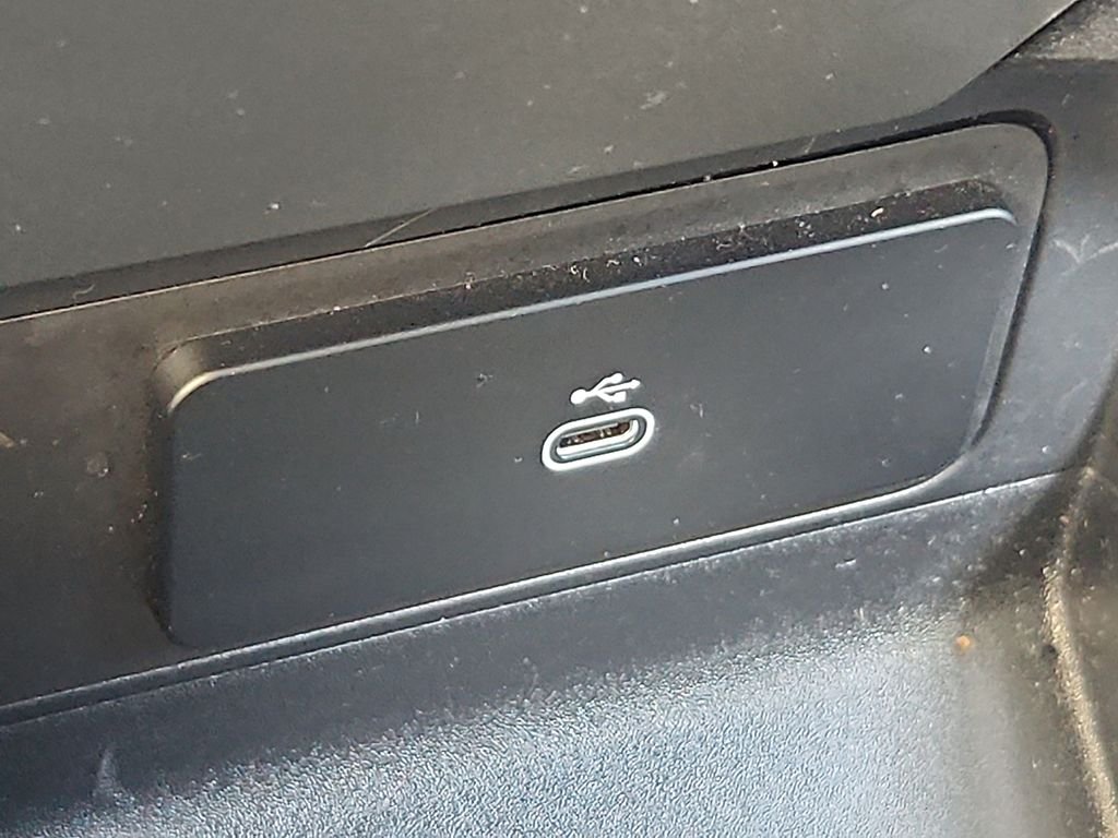 2025 Land Rover Defender S - Photo 26