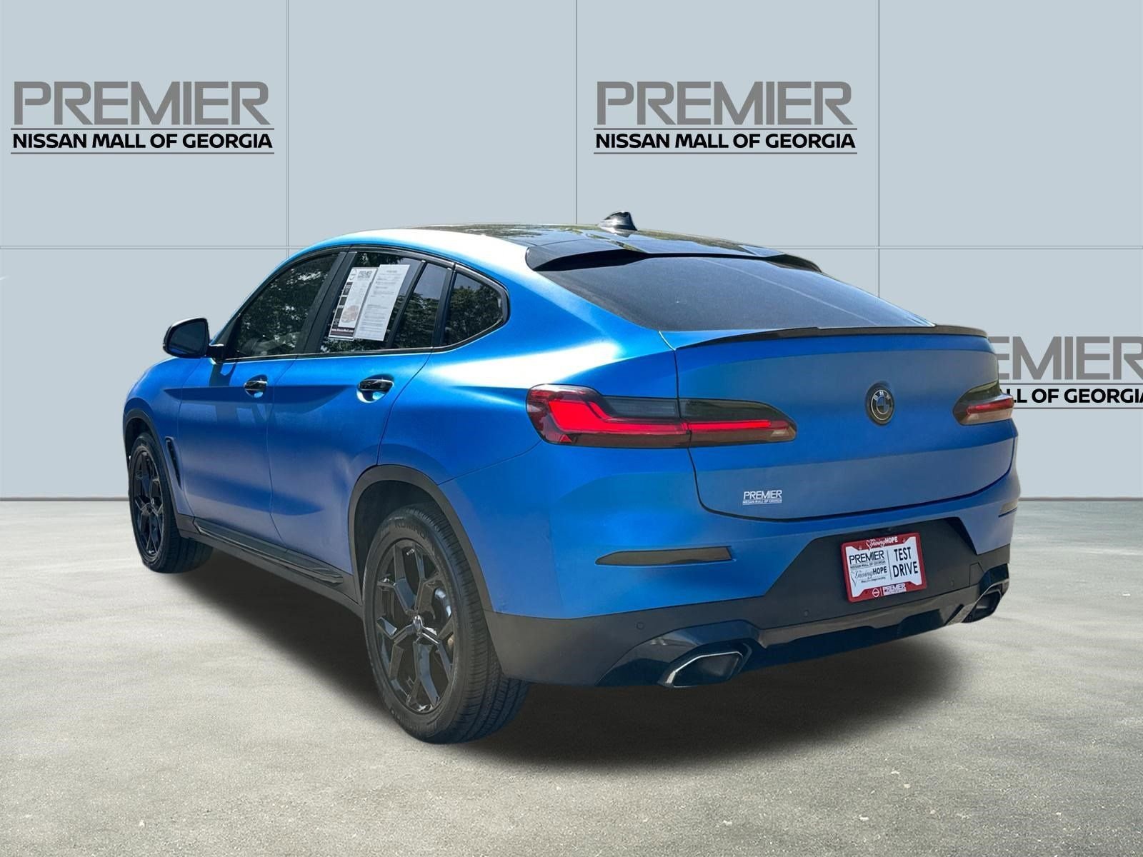 Used 2023 Black BMW xDrive30i image 6