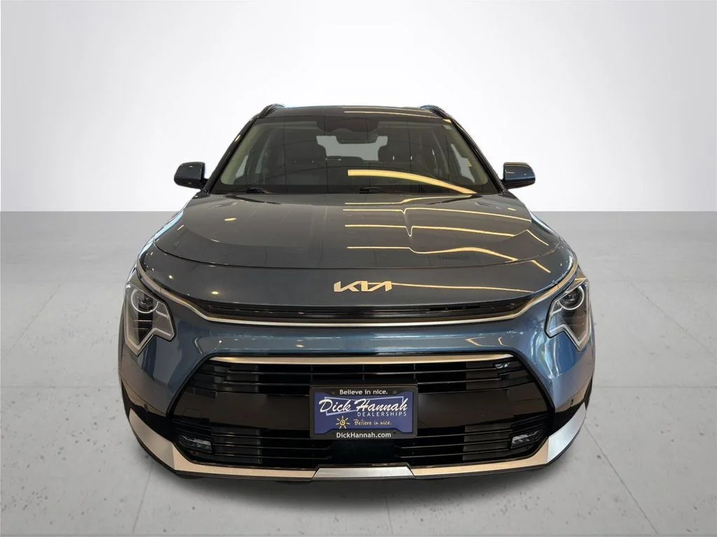 Used 2023 Blue Kia SX image 3