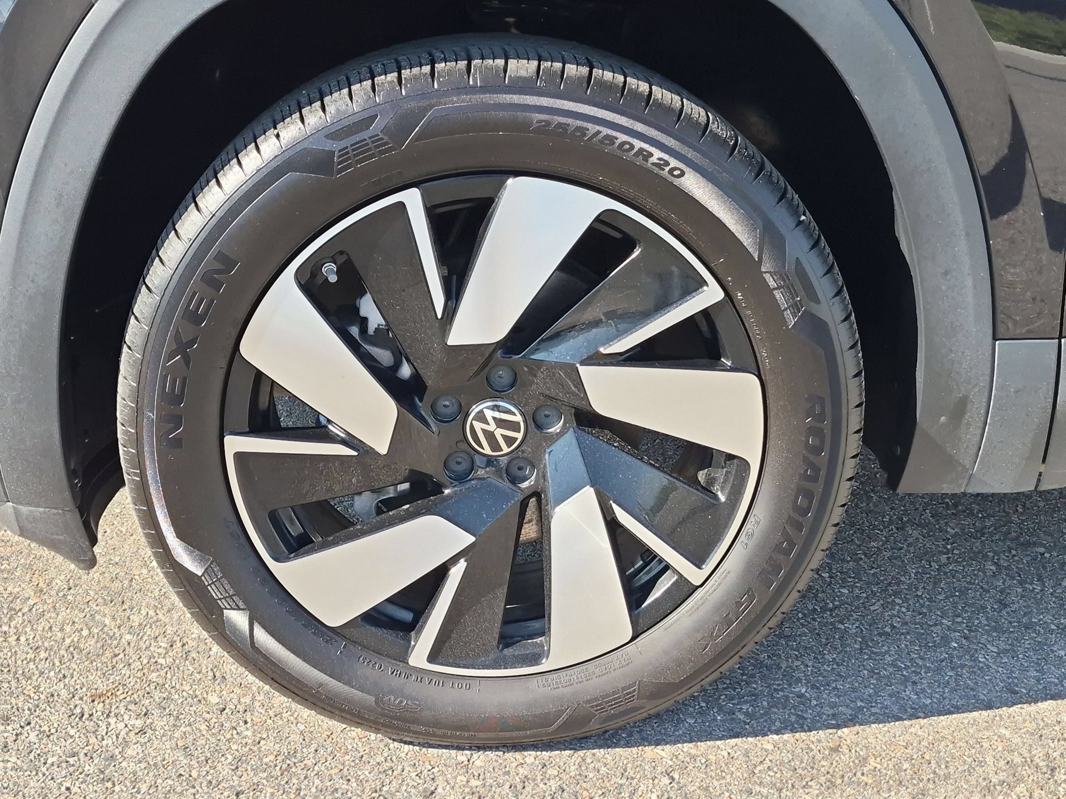 Used 2026  Volkswagen 2.0T SE w/Technology image 11