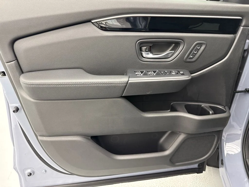 New 2026 Sonic Gray Pearl Honda EX-L image 17