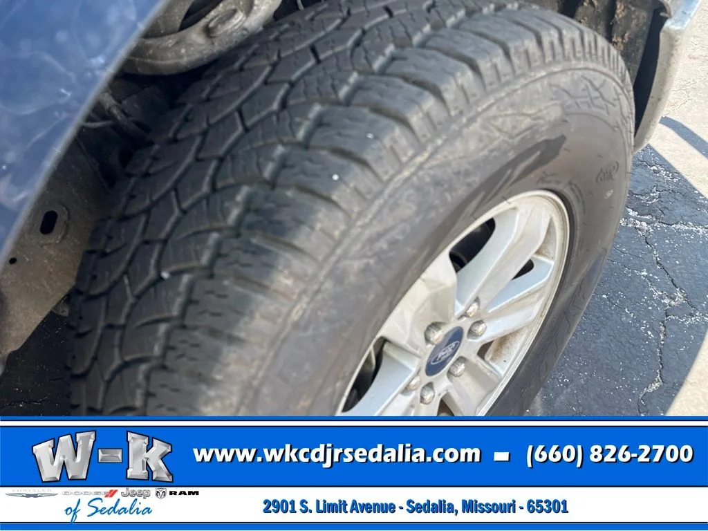 Used 2020 Blue Ford XLT image 4