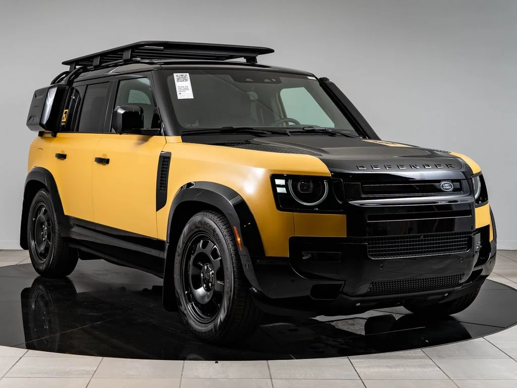 New 2026 Deep Sandglow Yellow Land Rover Trophy Edition Deep Sandglow image 10