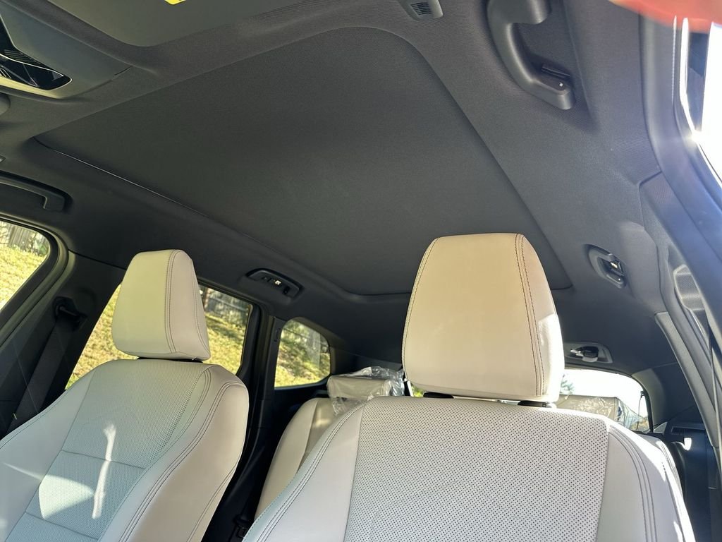 Used 2026 Black BMW xDrive28i image 22