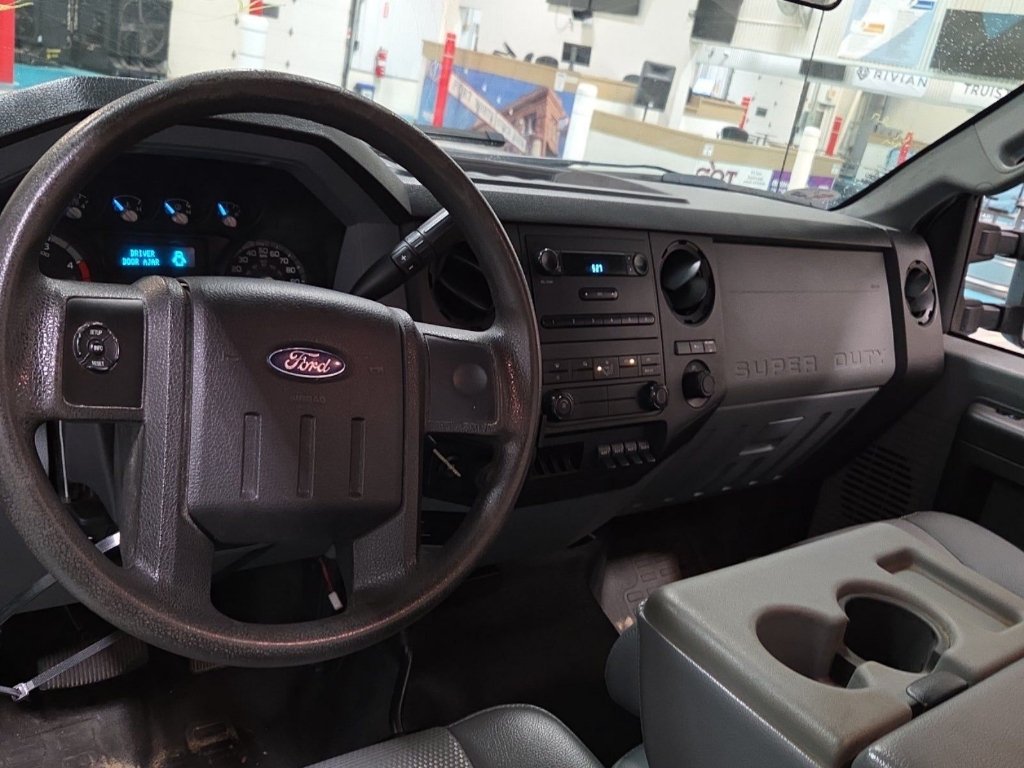 Used 2015 Magnetic Metallic Ford XL image 8