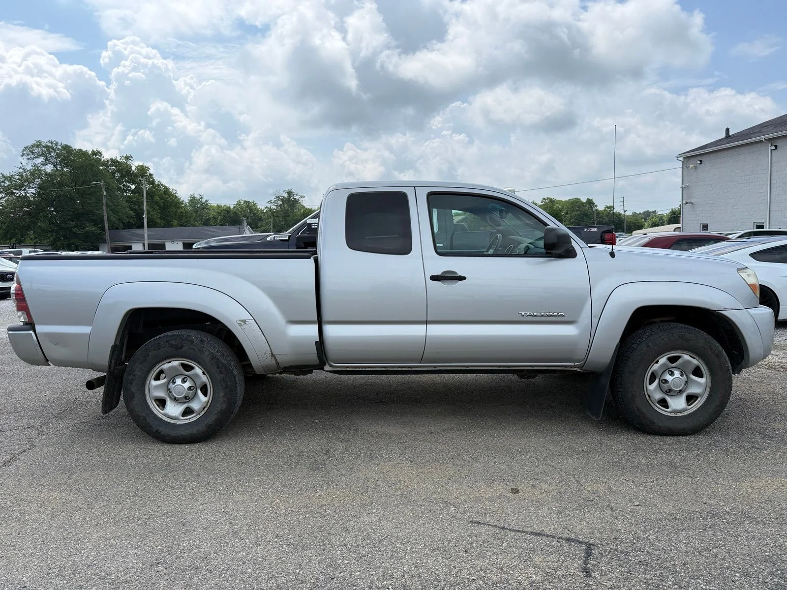 Used 2010  Toyota Base image 7