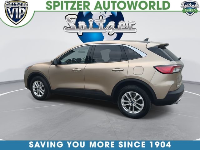 Used 2020 Gold Ford SE image 7