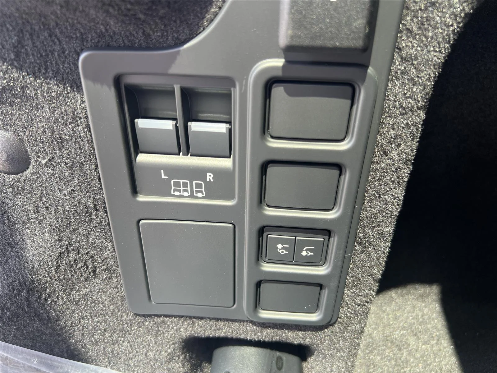 2025 Land Rover Discovery S - Photo 35