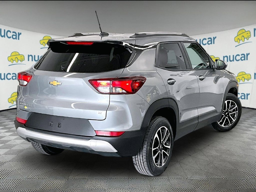 Used 2025 Gray Chevrolet LT image 6