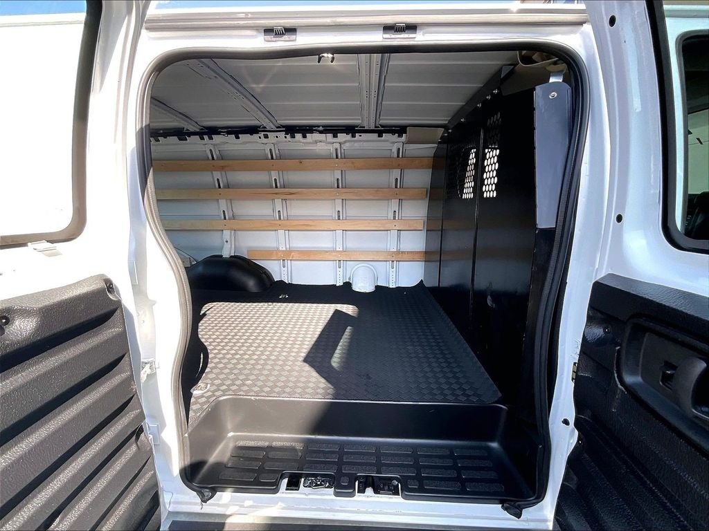 Used 2025 White GMC Work Van image 16