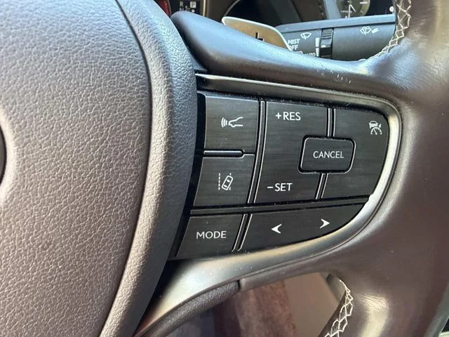 Used 2019  Lexus 500 Base image 39