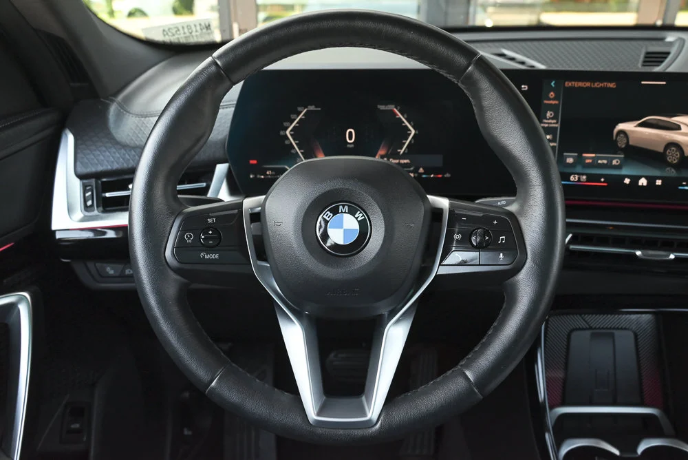 Used 2025 White BMW xDrive28i image 22