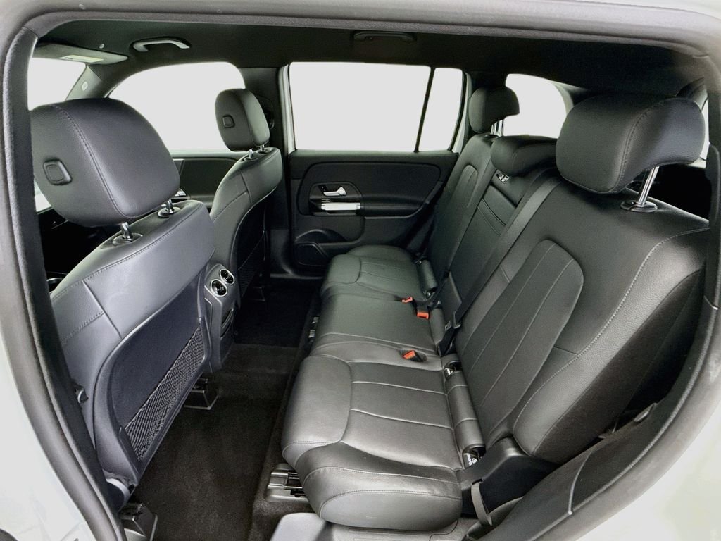 Used 2023 Polar White Mercedes-Benz GLB 250 image 19