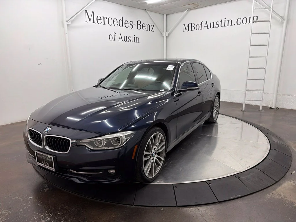 Used 2017 Blue BMW 330i image 3