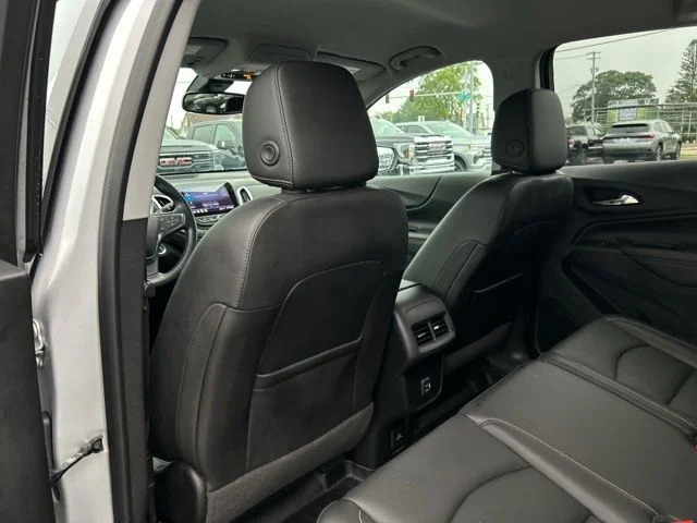 Used 2020 Silver Ice Metallic Chevrolet Premier image 22