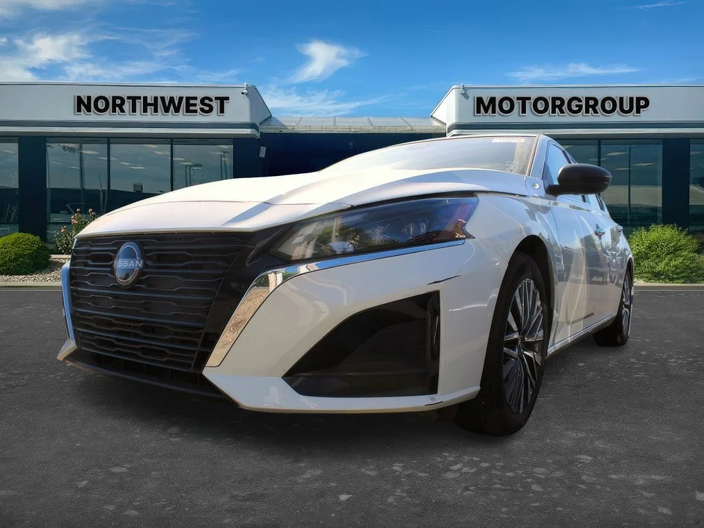 2025 Nissan Altima SV - Photo 12